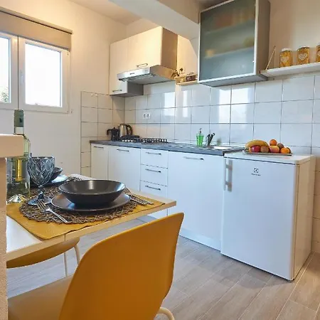 Apartment Yellow Porec Exterior photo