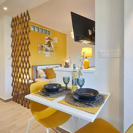 Apartment Yellow Porec Exterior photo